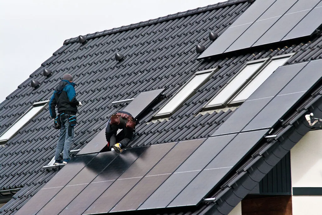 How Can Solar Panels Be Installed on a Metal Roof